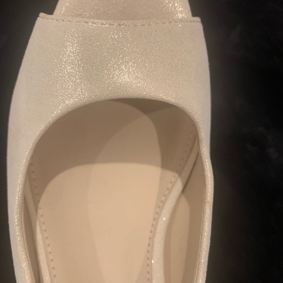 Size 6 - off-white shimmery
Cole Haan heels - Picture 8 of 12